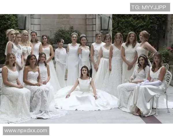 足球明星的夜生活揭秘球场之外的奢华与狂欢